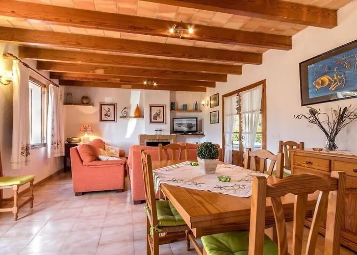 Semesterbostad Cozy House Near Port De Pollensa By Renthousing *