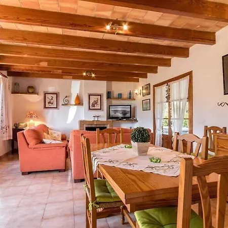 Casa de Férias Cozy House Near Port De Pollensa By Renthousing *